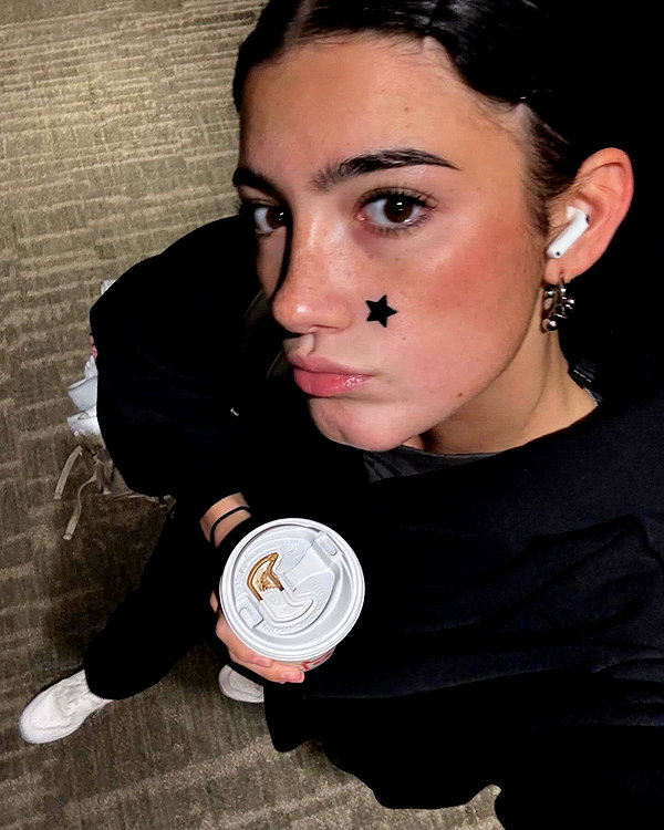 charlidamelio instagram image archive image