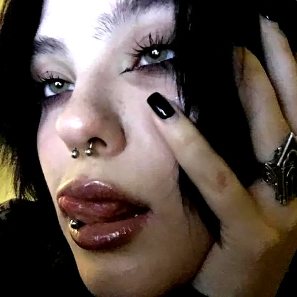 chica.niebla instagram image archive image