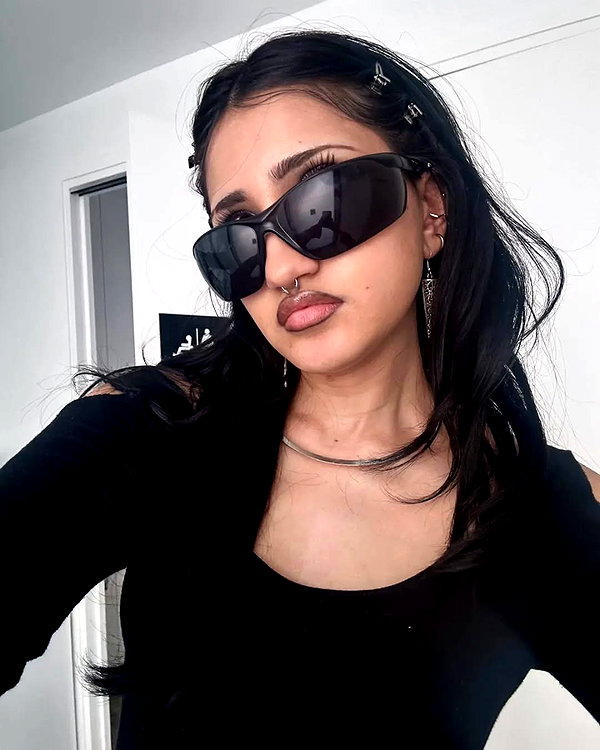 chica.niebla instagram image archive image