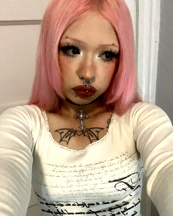 chica.niebla instagram image archive image
