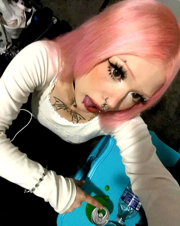 chica.niebla instagram image archive image