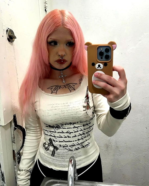 chica.niebla instagram image archive image