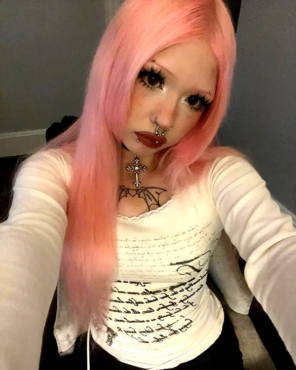 chica.niebla instagram image archive image