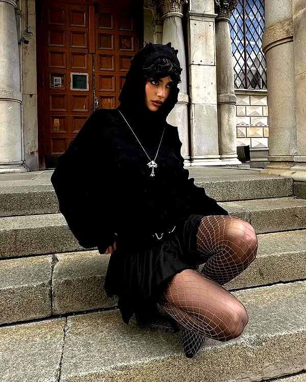 chica.niebla instagram image archive image