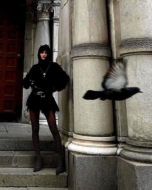 chica.niebla instagram image archive image