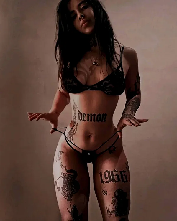 chica.niebla instagram image archive image
