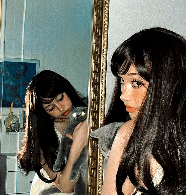 chica.niebla instagram image archive image