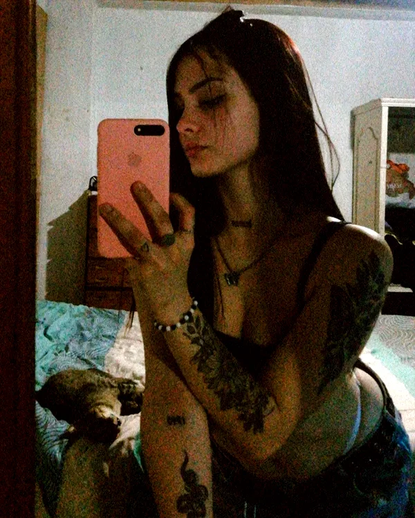 chica.niebla instagram image archive image
