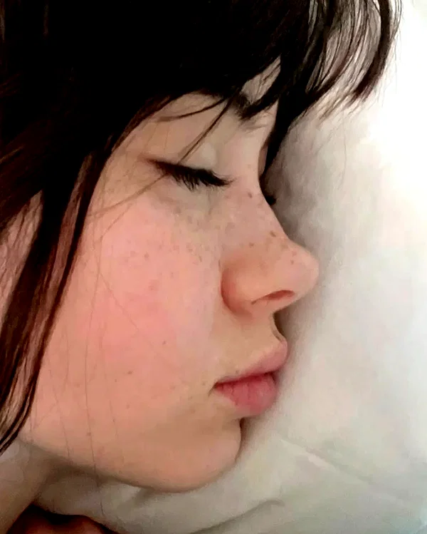 chica.niebla instagram image archive image