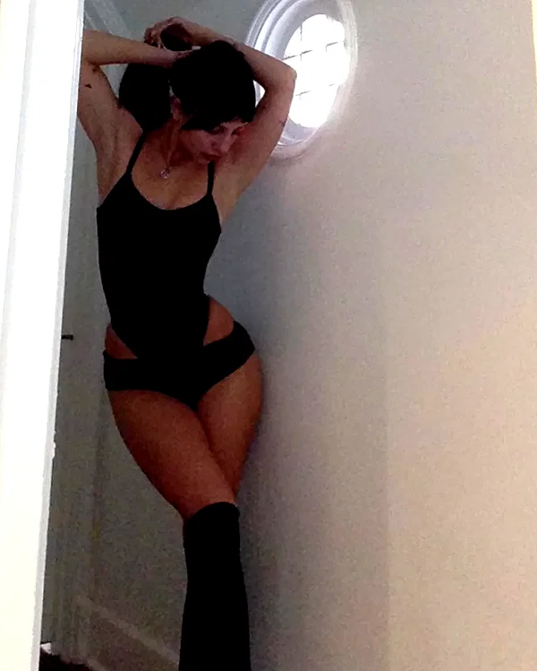 chica.niebla instagram image archive image