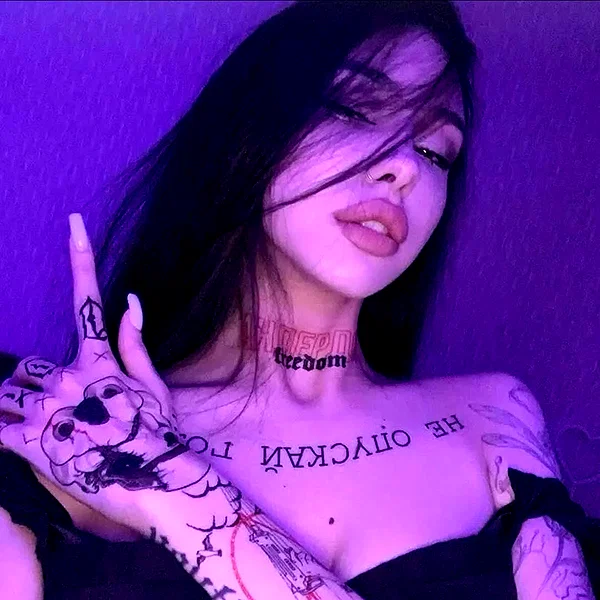 chica.niebla instagram image archive image