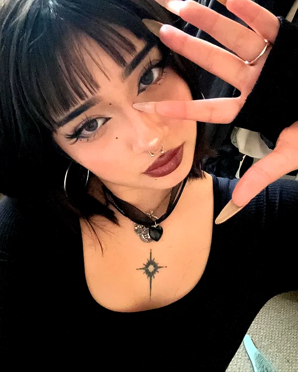 chica.niebla instagram image archive image