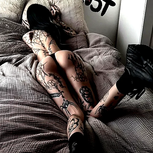 chica.niebla instagram image archive image