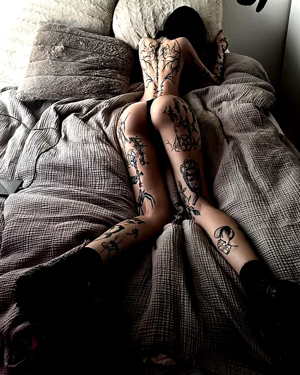 chica.niebla instagram image archive image