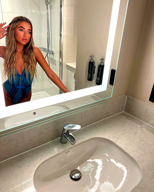 chlochristienx instagram image archive image