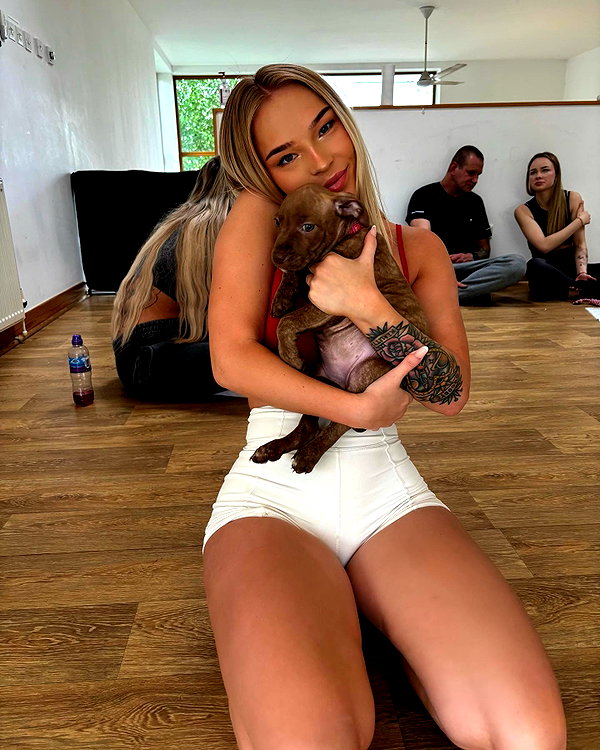 chloetamiii instagram image archive image