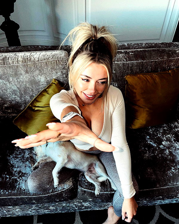 corinnakopf instagram image archive image