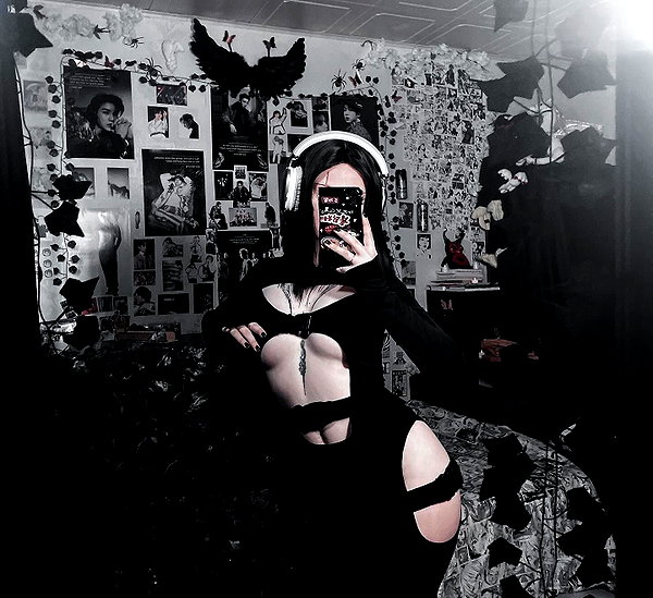 crocatana instagram image archive image