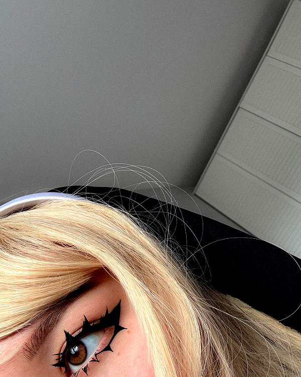 cyberkitty_____ instagram image archive image
