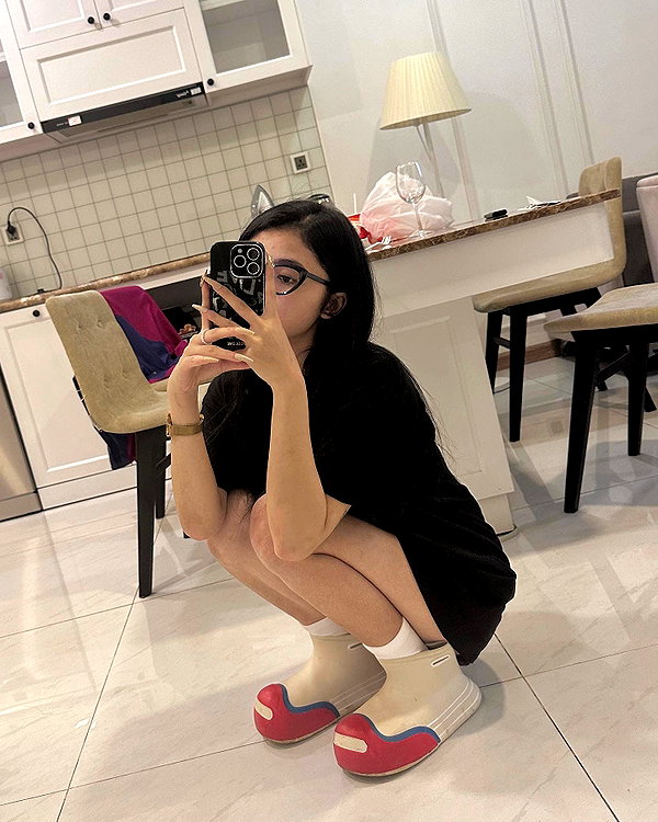 danchiii6403__ instagram image archive image