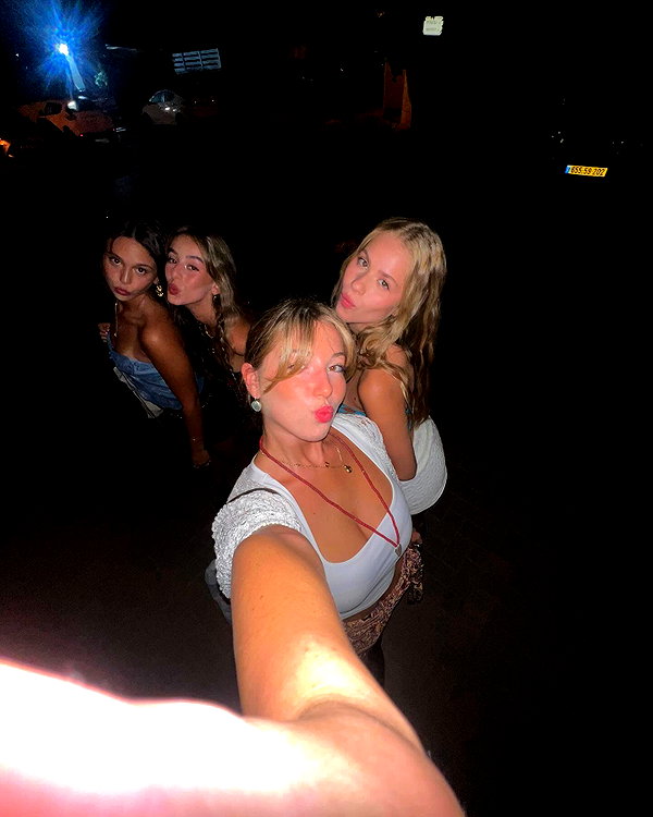 daniellep___ instagram image archive image