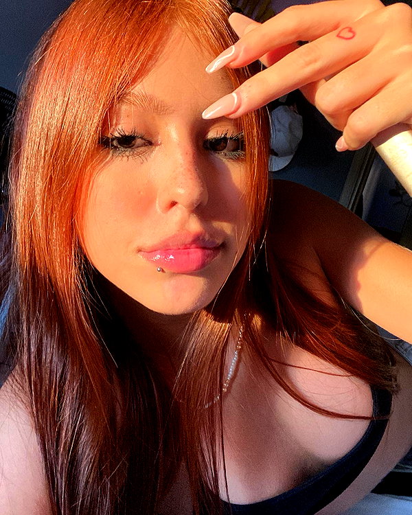 danivasquezz__ instagram image archive image