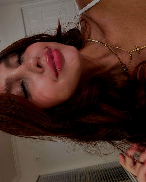 danivasquezz__ instagram image archive image