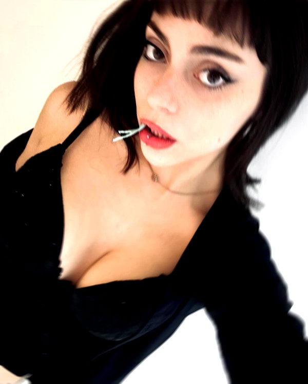 daphneeezzz daphneeezzz archive image
