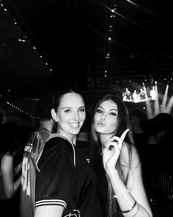 darcihowlett_ darcihowlett_ archive image
