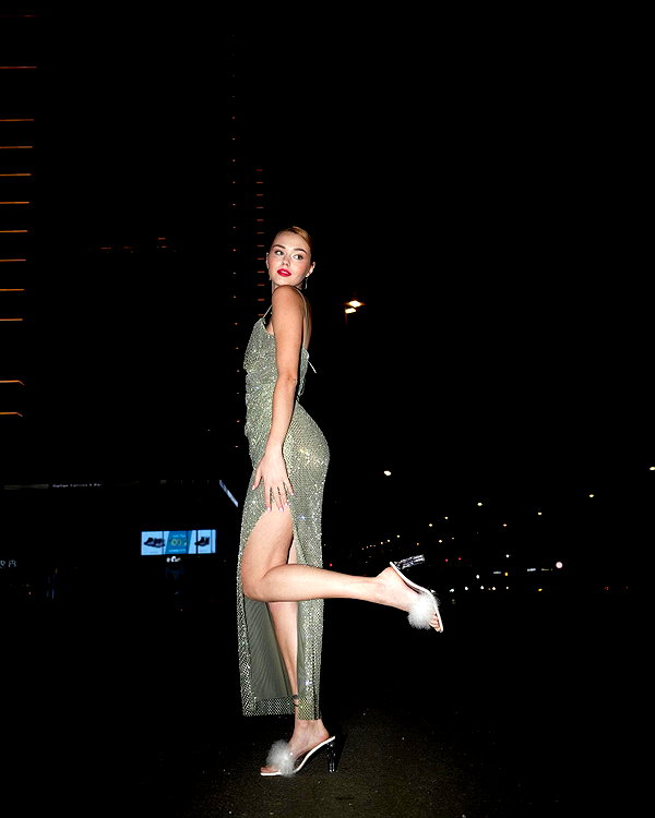 daria.lesin instagram image archive image