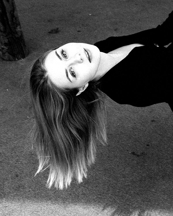 daria.lesin instagram image archive image