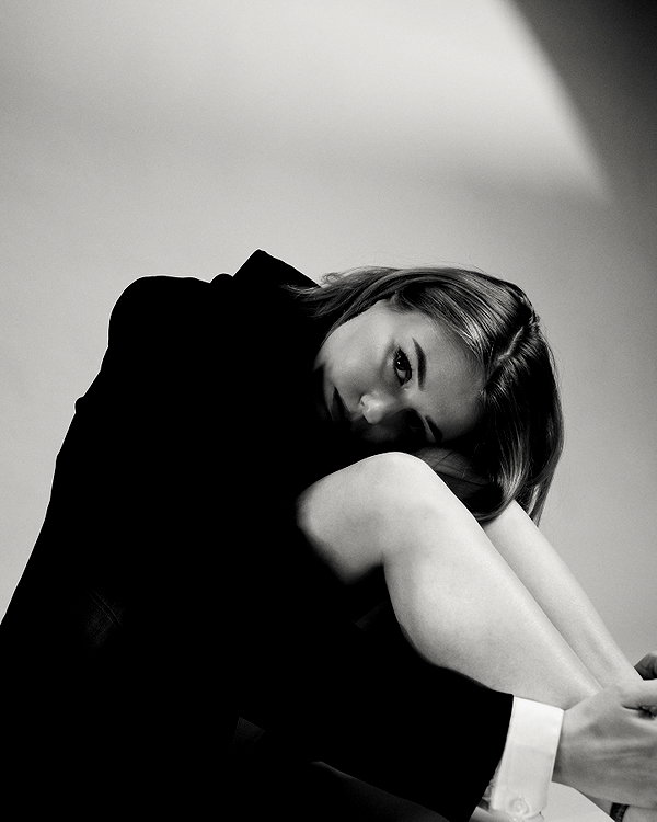 daria.lesin instagram image archive image