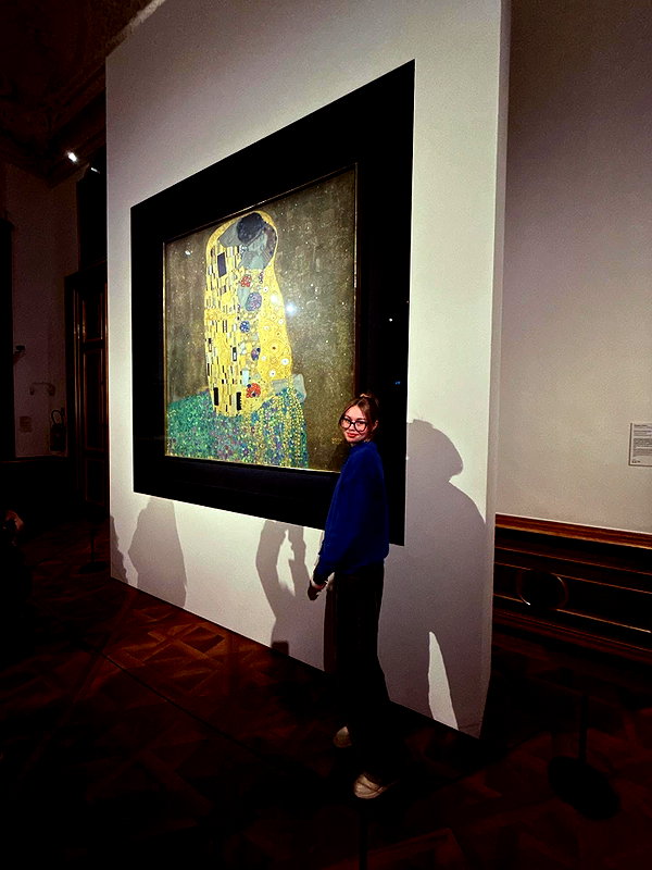 daria.lesin instagram image archive image