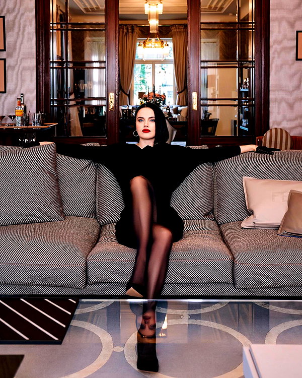 dominatrixdeva instagram image archive image