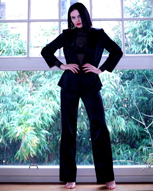dominatrixdeva instagram image archive image