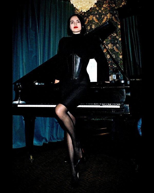 dominatrixdeva instagram image archive image