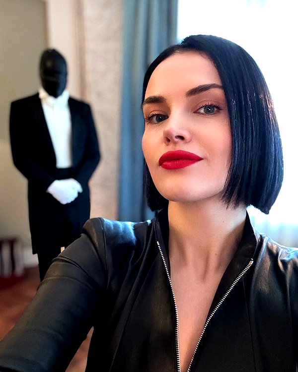 dominatrixdeva instagram image archive image