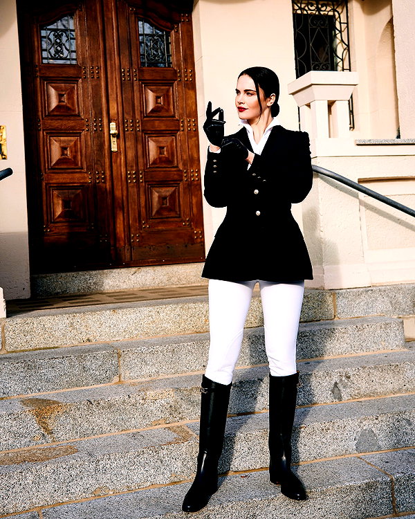 dominatrixdeva instagram image archive image