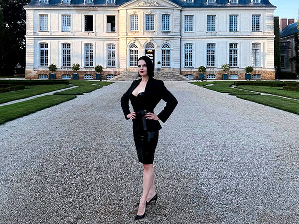 dominatrixdeva instagram image archive image