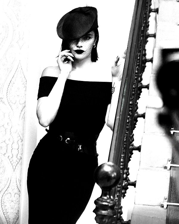 dominatrixdeva instagram image archive image