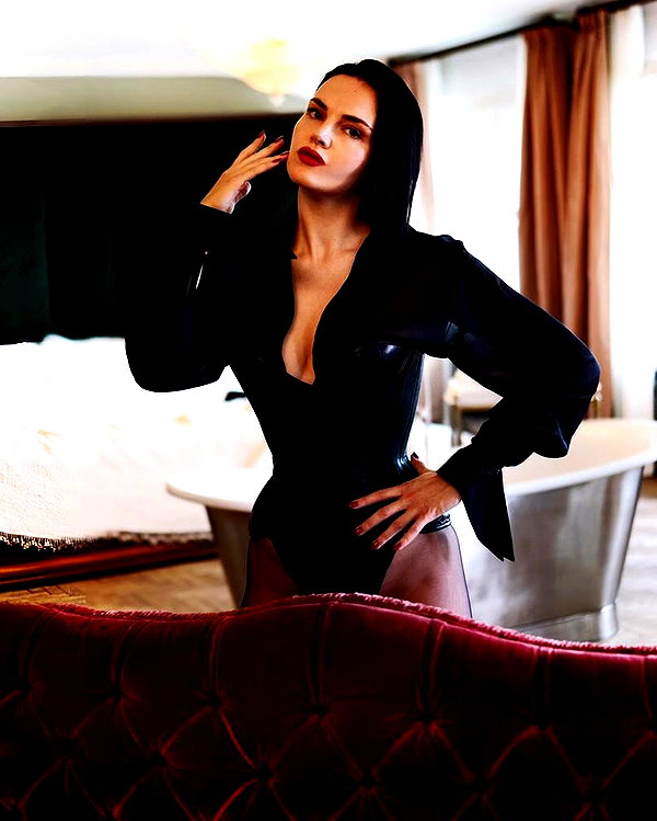 dominatrixdeva instagram image archive image