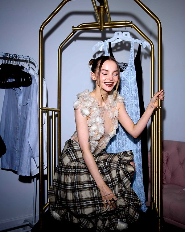 dovecameron instagram image archive image