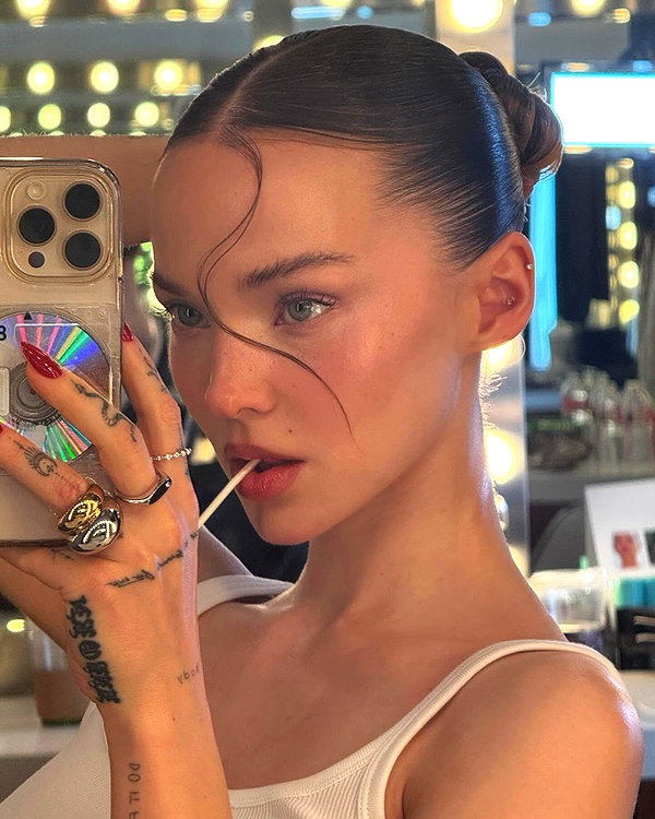 dovecameron instagram image archive image