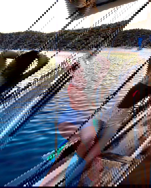 eceebayraktr image ~ Altpins