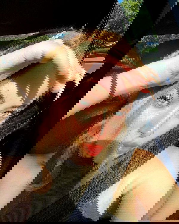 eceebayraktr image ~ Altpins