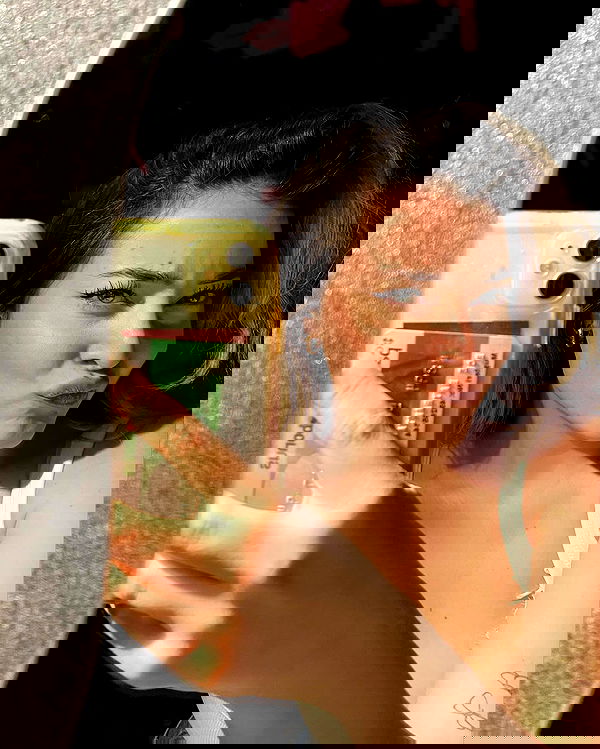 eceebayraktr image ~ Altpins