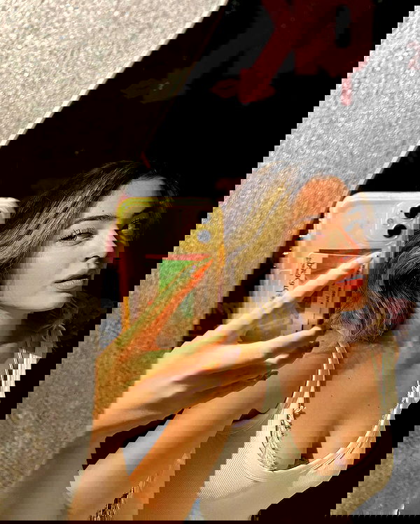 eceebayraktr image ~ Altpins