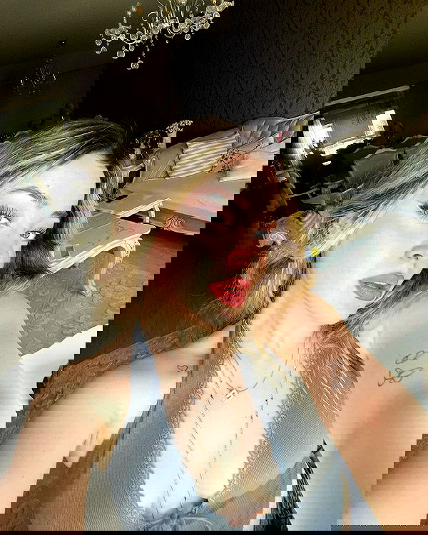 eceebayraktr image ~ Altpins