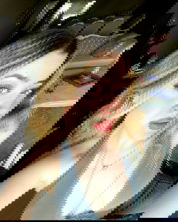 eceebayraktr image ~ Altpins