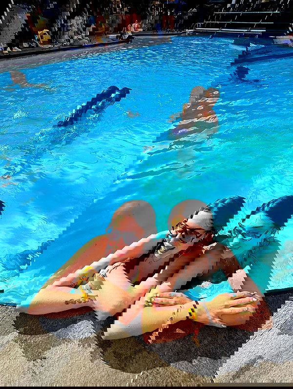 eceebayraktr image ~ Altpins